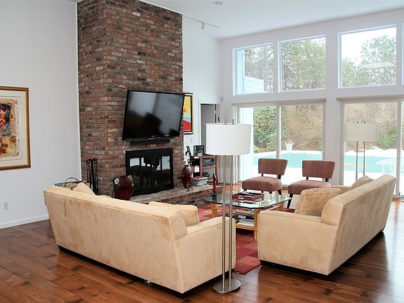 5th image of 3 Deerfield Way