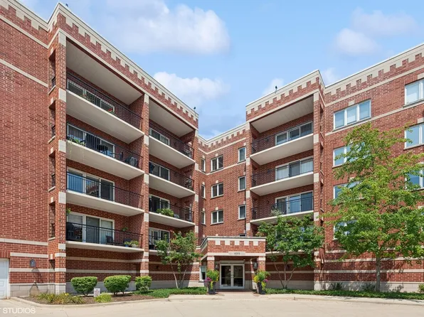 455 W Front St APT 408, Wheaton, IL 60187