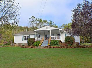 238 Woods Ln, Franklin, NC 28734