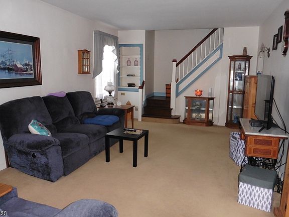Large Open Family Room 