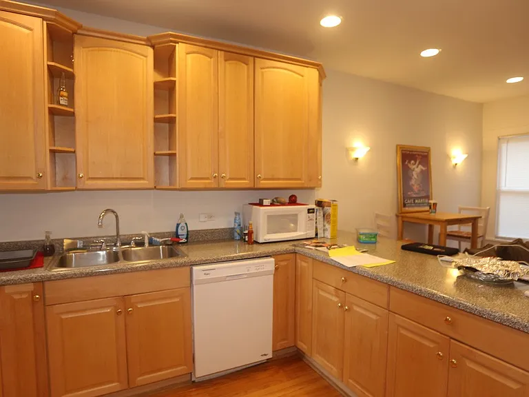3418 N Bosworth Ave #2 — Photo 4