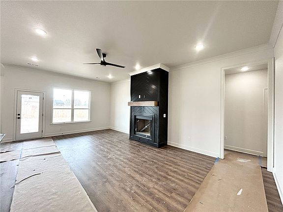 2nd image of 2818 Rife Cir