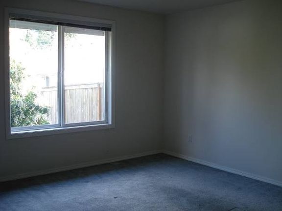 5th image of 7517 To 7519 114th Street Ct E