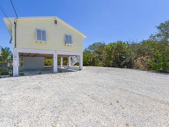 2nd image of 75 Lobstertail Rd