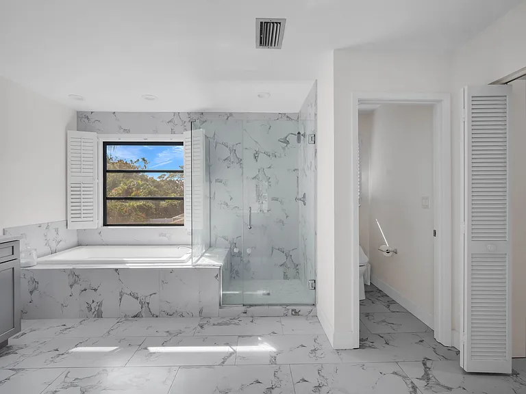 14053 Feather Sound Dr — Photo 30