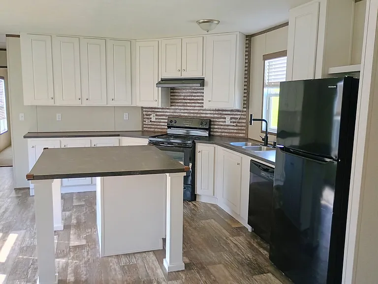 1006 Ashley Way — Photo 1