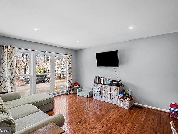 4th image of 7229 Olde Lantern Way