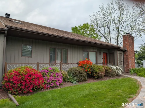 31 Pole Bridge Road, Newtown, CT 06482
