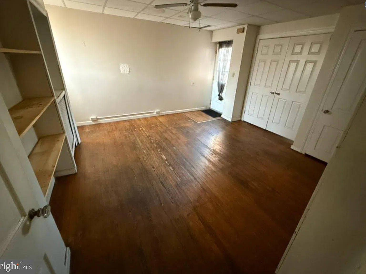 3 bed, 1.0 bath, 1400 sqft, $1,725 — Photo 3