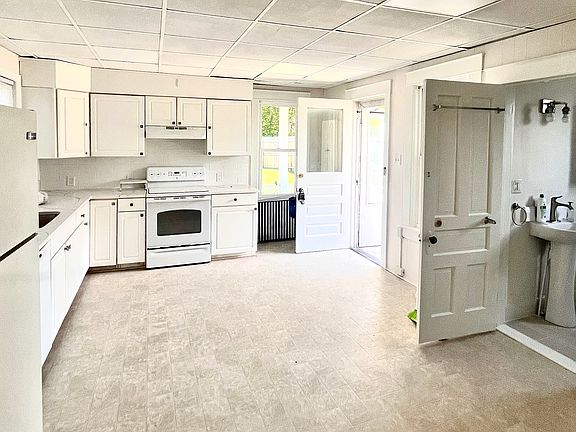 2nd image of 323 Prospect St APT 1