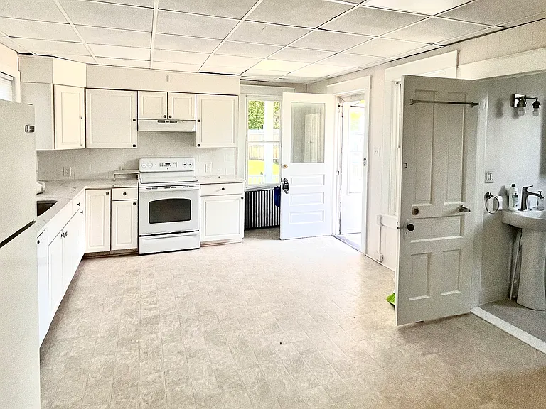 323 Prospect St #1 — Photo 2