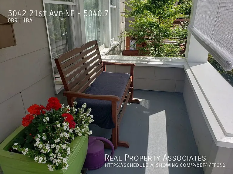 5042 21st Ave NE #5040.7 — Photo 2