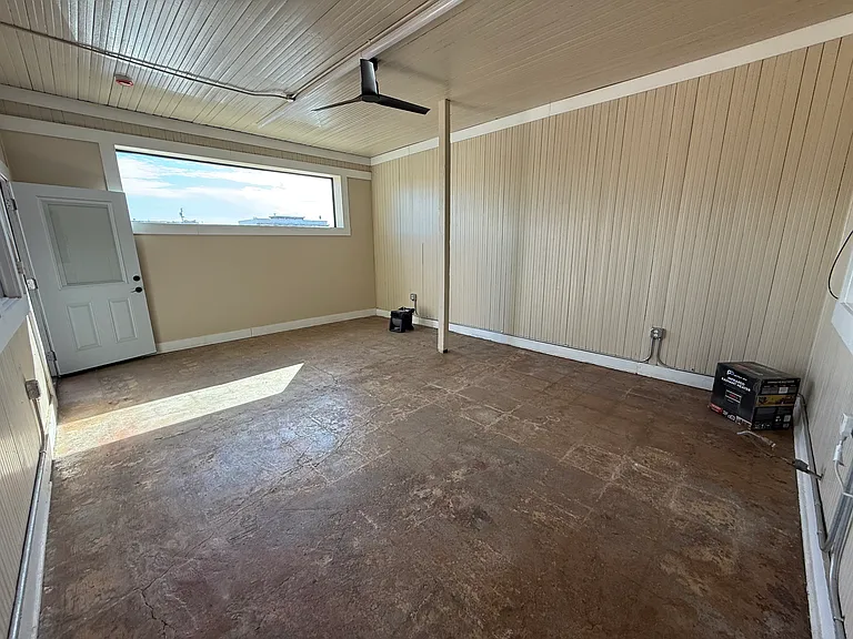 2031 W Front St — Photo 13