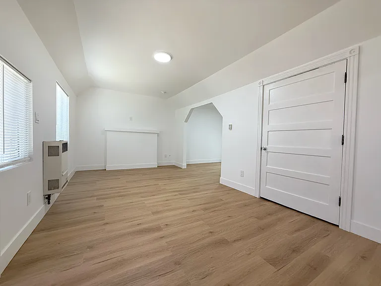 4218 Lockwood Ave #8 — Photo 1