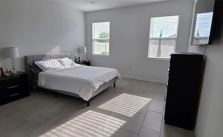 2062 Suwannee Banks St — Photo 8