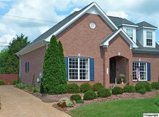 922 Village Ct SW, Decatur, AL 35603