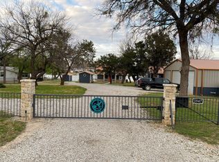 1547 Hummingbird Ln, Graford, TX 76449