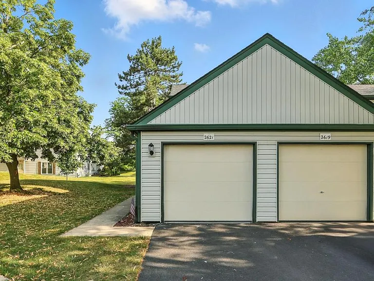 2621 Wingate Ct — Photo 35