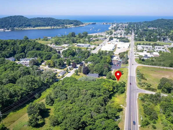 1433 Main St, Frankfort, MI 49635
