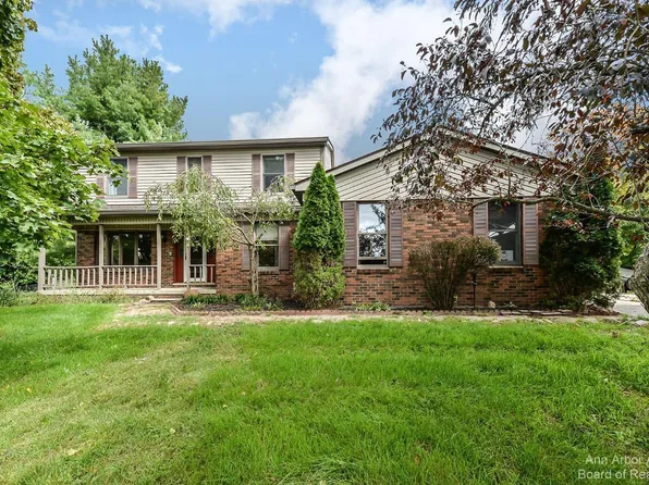 4062 Potts Dr, Dexter, MI 48130