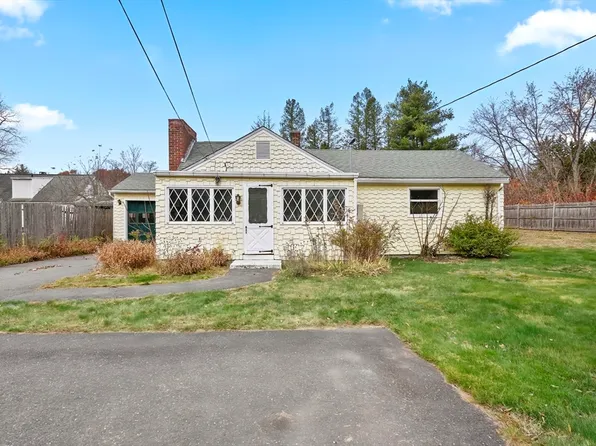 68 High Street Ext, Lancaster, MA 01523