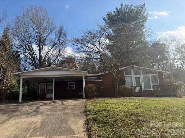 724 Oakdale Dr, Statesville, NC 28677