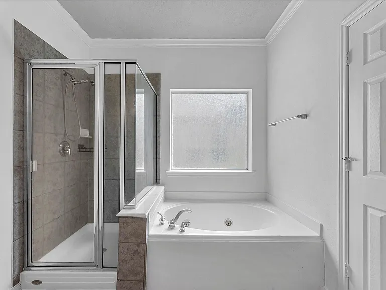 25553 Oakhurst Forest Dr — Photo 7