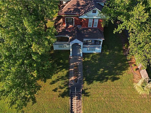3rd image of 400 N 3rd St