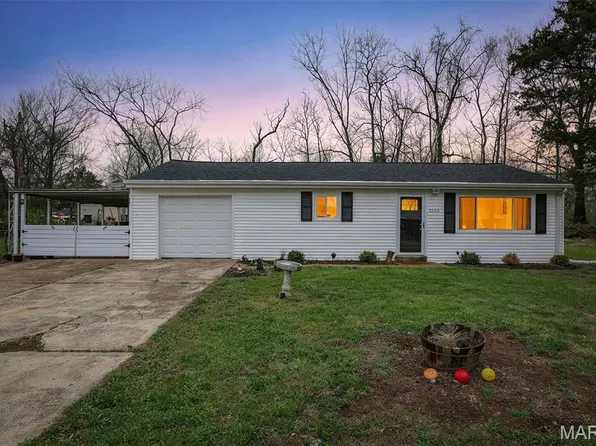 3153 Crystal Circle Dr, High Ridge, MO 63049