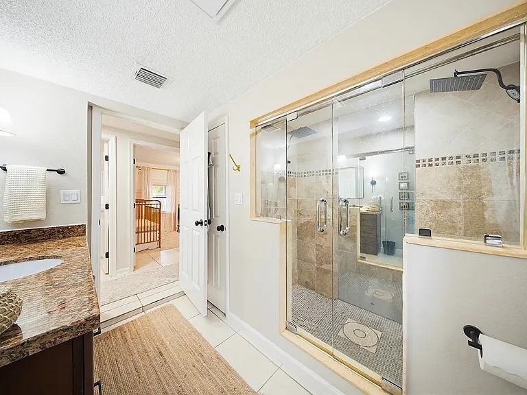 313 Avenue D — Photo 21