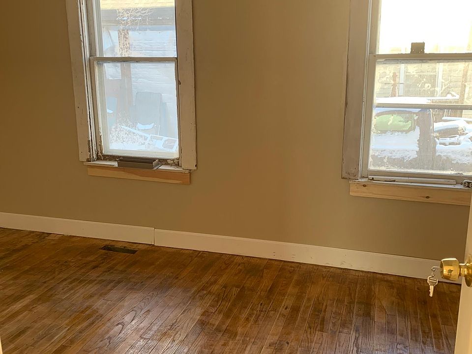 12 Beaver St 1, Gloversville, NY 12078 Zillow