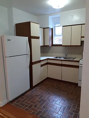 Rented by BUZZ REALTY | media 33