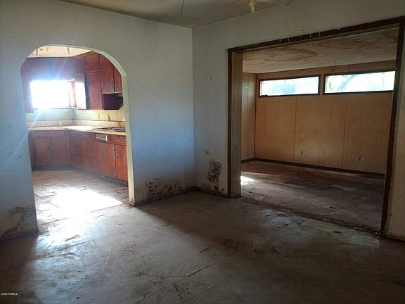4th image of 208 N 3rd St