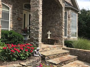 1207 NE Bluff Spring Ave, Bentonville, AR 72712