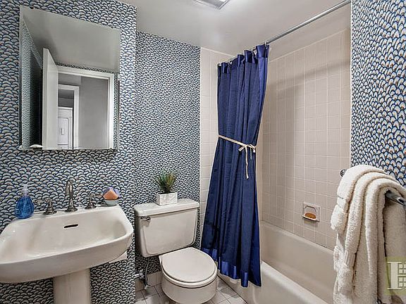 3rd image of 177 E 79th St APT 3