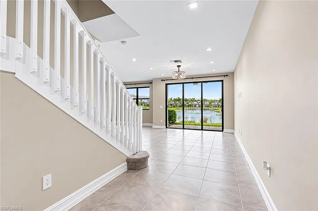 3 bed, 2.5 bath, 1712 sqft, $2,900 — Photo 2