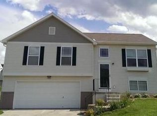 8733 Quest St, Omaha, NE 68122