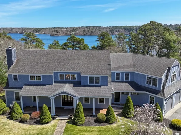 112 Roxy Cahoon Rd, Plymouth, MA 02360