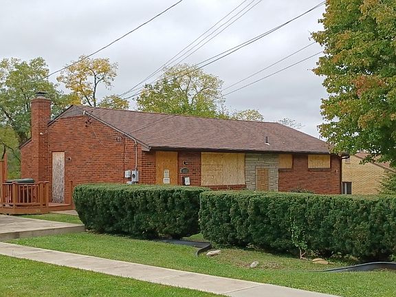 3rd image of 3067 Woodridge Dr