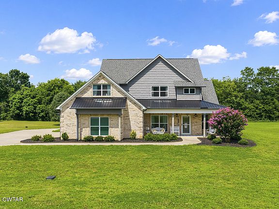 2nd image of 567 Connor Ln