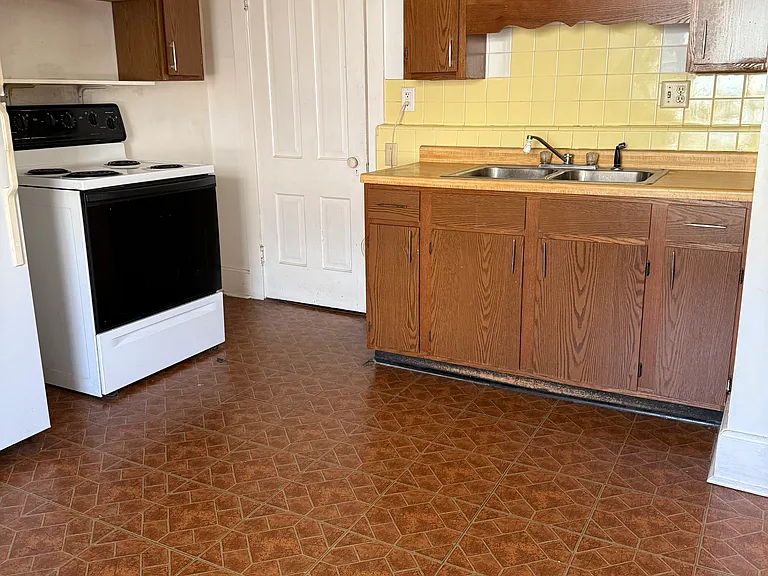 712 E Wells St #3 — Photo 7