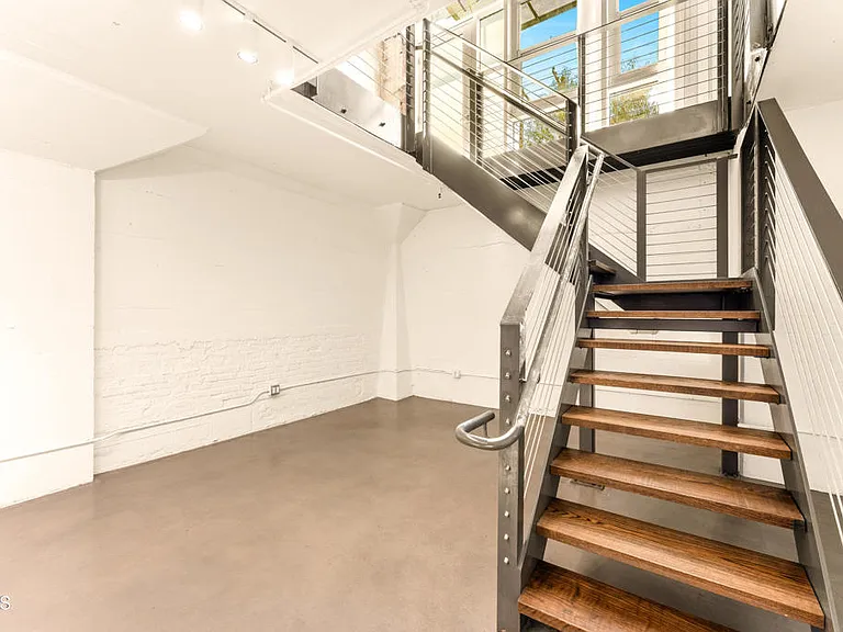 530 S Hewitt St #129 — Photo 28