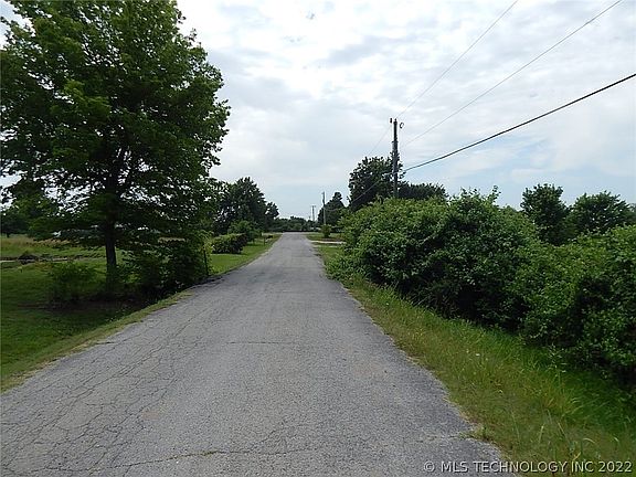 4th image of 10410 N 123rd East Ave