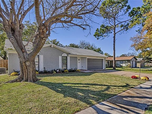 2nd image of 724 S Deerfield Cir