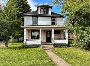 320 W Canda St, Ishpeming, MI 49849