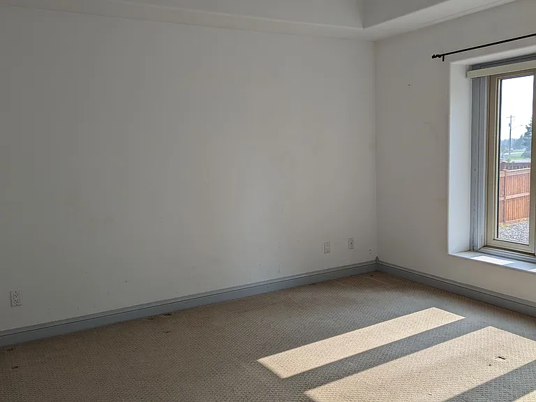 1054 Arapaho Dr — Photo 5
