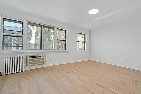 Rented by New York City Moves Team LLC | media 52