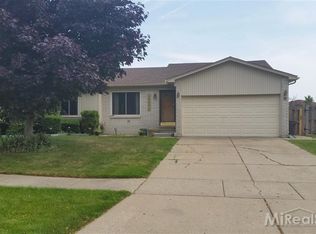 46684 Peach Grove Ave, Macomb, MI 48044