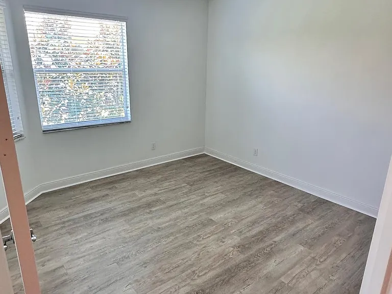 1856 Red Oak Ter — Photo 16