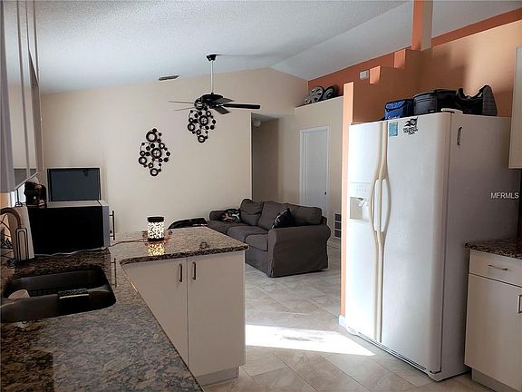 4th image of 1068 McKinnon Ave